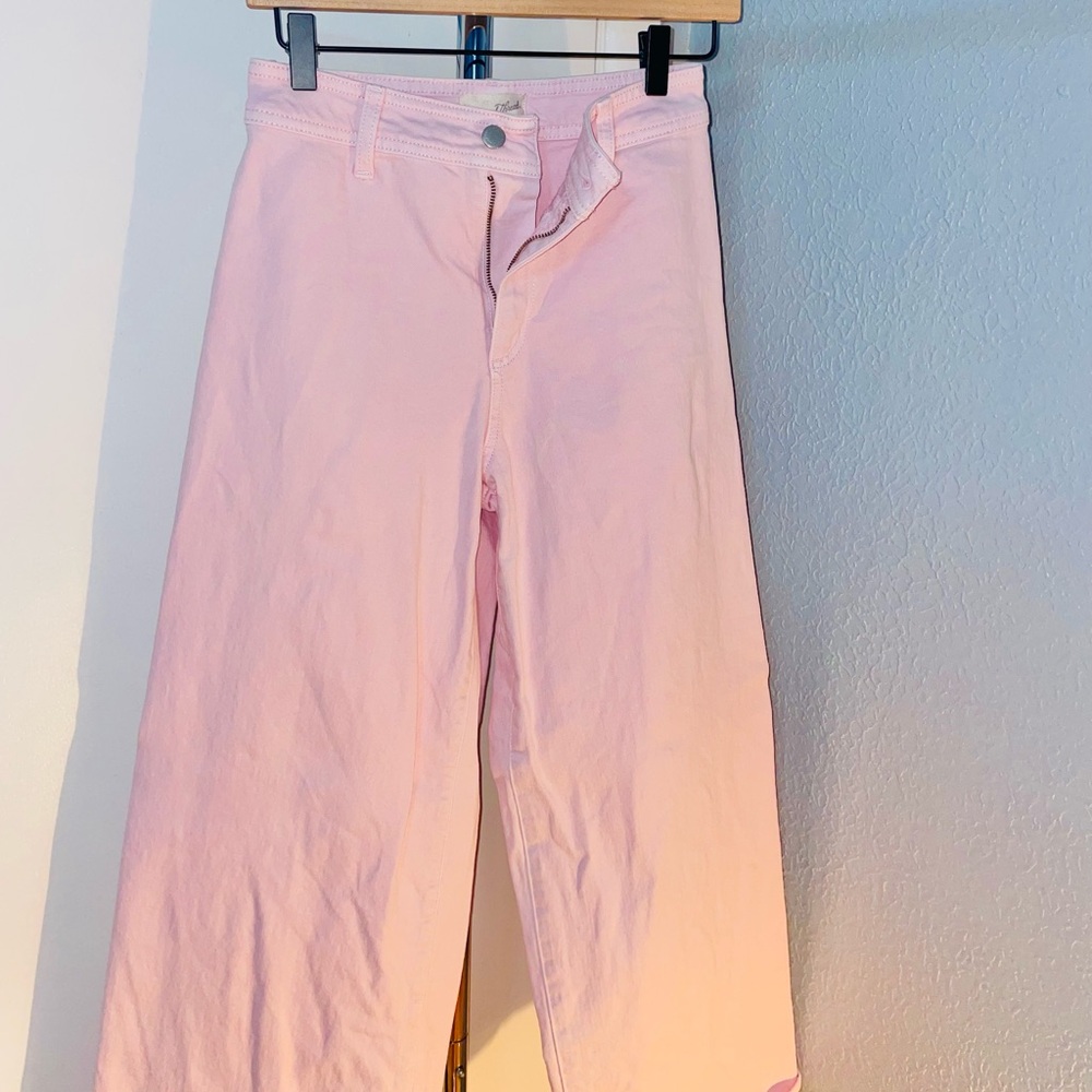 Universal Threads pink flare pants | great condition